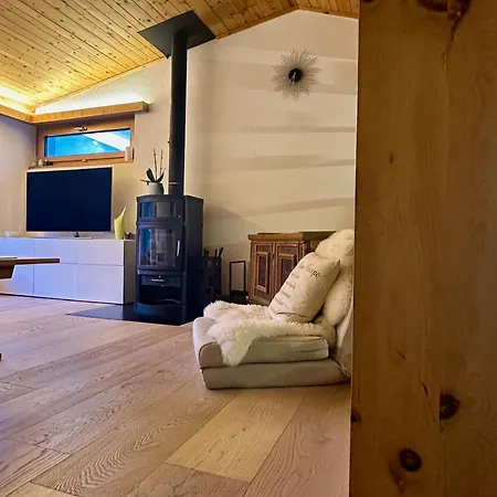 Chasa Stefania, Modernes Engadiner Haus Mit Wellness Und Sauna Holiday home *