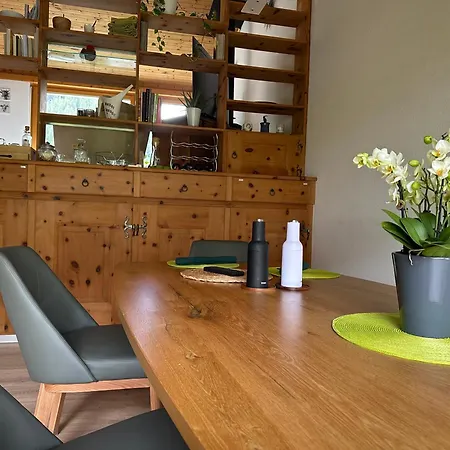 Casa de Férias Chasa Stefania, Modernes Engadiner Haus Mit Wellness Und Sauna *
