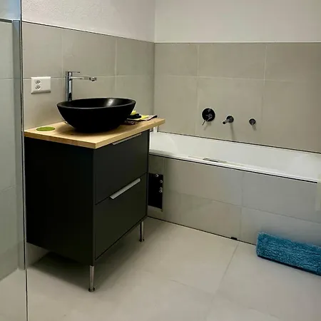 Chasa Stefania, Modernes Engadiner Haus Mit Wellness Und Sauna بيت للعطل