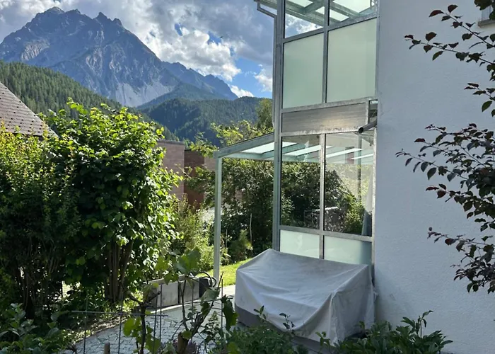 Chasa Stefania, Modernes Engadiner Haus Mit Wellness Und Sauna Prázdninový dům Scuol