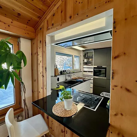 Chasa Stefania, Modernes Engadiner Haus Mit Wellness Und Sauna Scuol