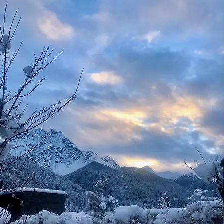 Chasa Stefania, Modernes Engadiner Haus Mit Wellness Und Sauna Casa vacanze *