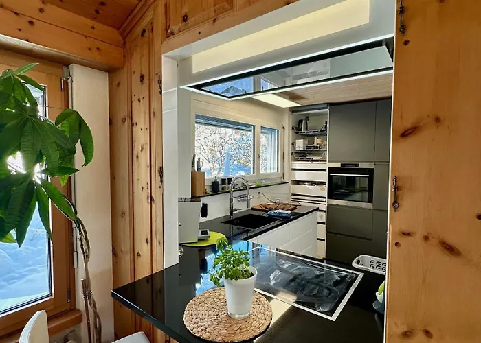 Chasa Stefania, Modernes Engadiner Haus Mit Wellness Und Sauna Scuol