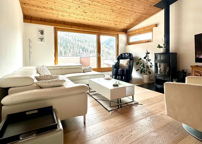 Chasa Stefania, Modernes Engadiner Haus Mit Wellness Und Sauna Casa de Férias *