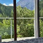Chasa Stefania, Modernes Engadiner Haus Mit Wellness Und Sauna Scuol