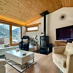 Chasa Stefania, Modernes Engadiner Haus Mit Wellness Und Sauna Scuol
