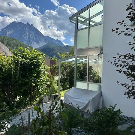 Chasa Stefania, Modernes Engadiner Haus Mit Wellness Und Sauna Nyaraló Scuol