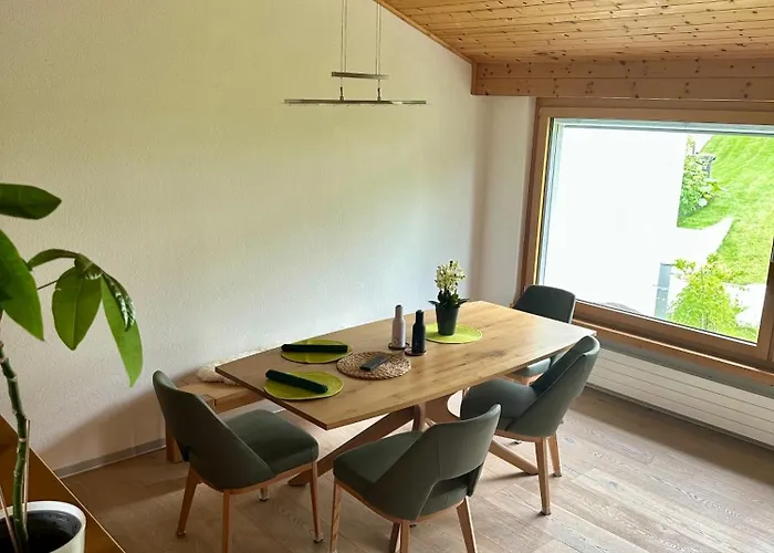 Chasa Stefania, Modernes Engadiner Haus Mit Wellness Und Sauna 施库尔